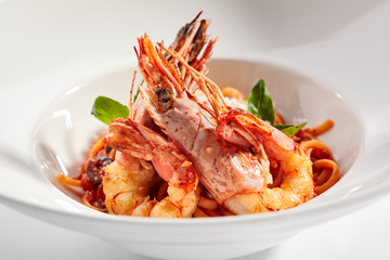 Shrimp linguine with smoked red pepper sauce