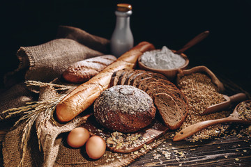 Whole wheat bread and home cooking ingredients that are healthy and nutritious.