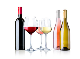 rot, weiß und rosewein gläser und flaschen