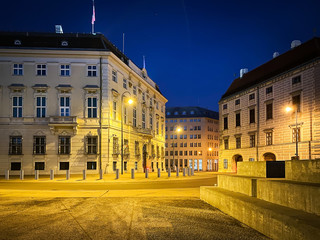 Bundeskanzleramt Österreich bei Nacht