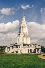 Fototapeta na wymiar church in the park Kolomenskoye Moscow
