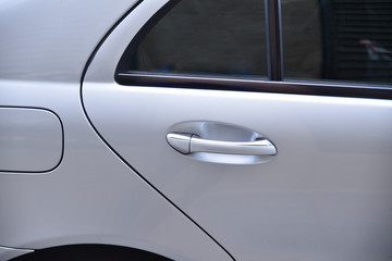 Portière de voiture gris métallisé