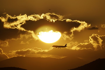 clouds sunset  solar disk plane atardecer  con disco solar y avion malaga andalucia españa
