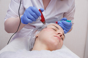 The process of mesotarpia with the introduction of serum under the skin