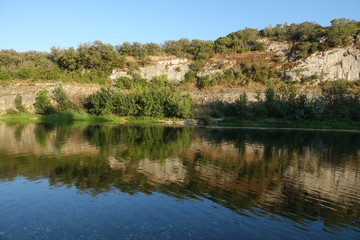 Gardon bei Pont du Gard in Südfrankreich