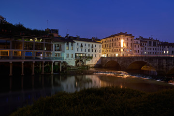 Fototapeta premium Night view of Pusterla bridge