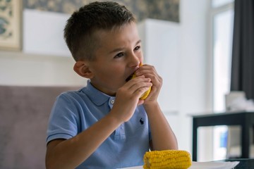 Kid eating cort at home