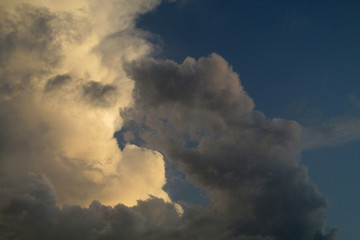 nubes cielo azul