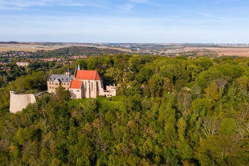 Fototapeta premium Mansfelder Land Blick über Mansfeld Schloss mansfeld
