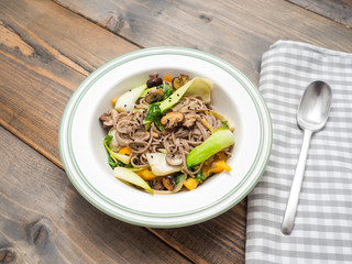 Soba noodle vegetable pan with pak choi