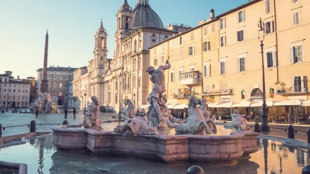 hyper lapse, fountain on Piazza Navona, Rome. Italy