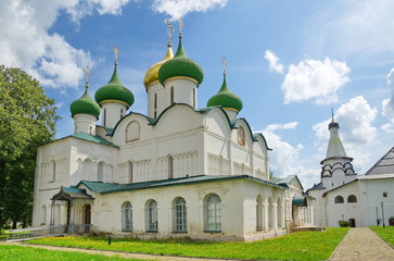 Fototapeta na wymiar The city of Suzdal. Spaso-Evfimiev monastery. Spaso-Preobrazhensky (Transfiguration) Cathedral. The Golden ring of Russia