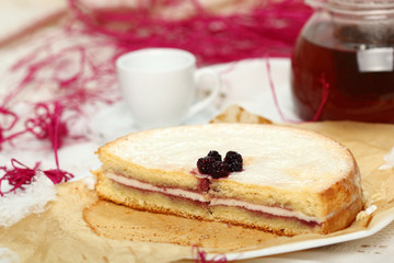 Sponge Cake with Blackberries