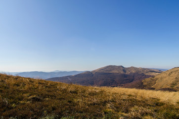 Fototapeta na wymiar Bieszczadzkie jesienne panoramy 