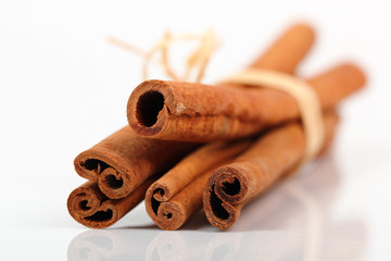 cinnamon sticks isolated on white background
