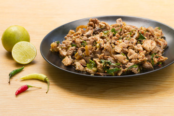 Spicy minced chicken salad