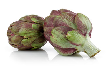 Obraz premium Fresh artichoke isolated on white background