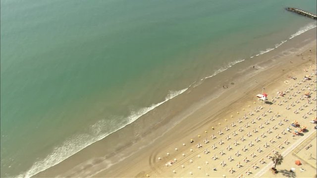 Veduta aerea di una spiaggia veneta