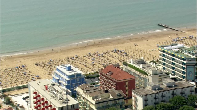 Veduta aerea di una spiaggia veneta