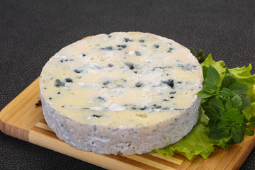 Round blue cheese
