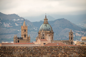 Vue sur les toits et les églises de Palerme, Sicile 