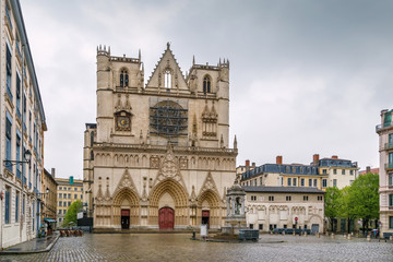 Fototapeta na wymiar Lyon cathedral, France