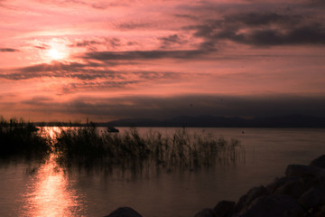 Langzeitbelichtung mit Graufilter - Sonnenuntergang am Gardasee