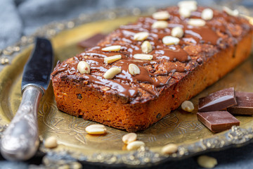 Delicious cake with peanut butter and chocolate frosting.