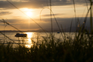 Sonnenuntergang mit Langzeitbelichtung am Gardasee