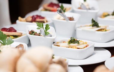 Vorspeise in kleinen Schälchen