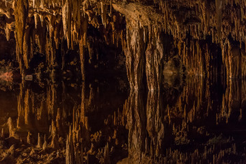 Mirrored pool at Luray Caverns