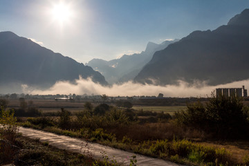 Nebel im Tal des Pindos-Gebirges bei Konitsa - 297662936