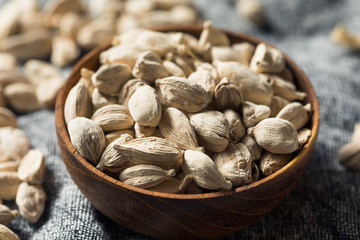 Raw White Organic Cardomom Pod Seeds