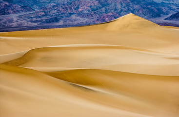 Fototapeta na wymiar sand dunes in mountains