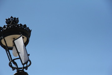 Farola rota