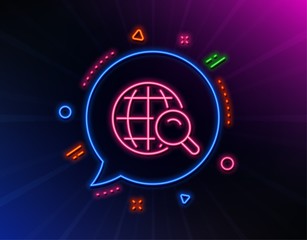 Global Search line icon. Neon laser lights. World or Globe sign. Website search engine symbol. Glow laser speech bubble. Neon lights chat bubble. Banner badge with internet Search icon. Vector