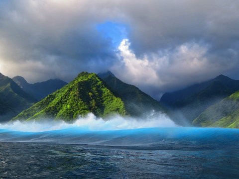 Exploring tropical island of tahiti