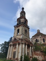 Fototapeta na wymiar Abandoned orthodox church in Russia