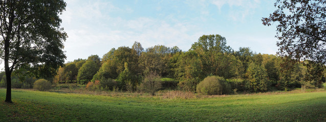 Herbstpanorama am Furpacher Weiher bei Neunkirchen im Saarland