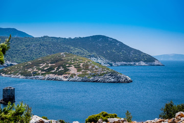 Fototapeta na wymiar view of an island in mediterranean sea