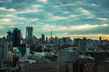 Obraz premium Skyscraper in Tokyo with Ray of the light, Sunbeam, Silver lining.