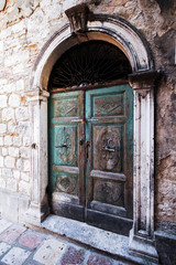 Fototapeta premium old wooden door