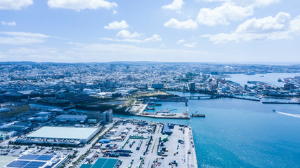 沖縄　コンテナ埠頭