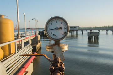 Pressure gage