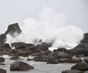 波　海　サーフィン　台風
