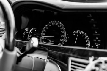 Obraz premium speedometer in car close up