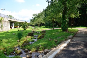 新潟県 湯沢中央公園小川