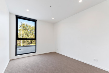 Empty and unfurnished brand new apartment