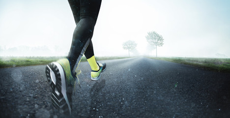 Jogger im Morgennebel