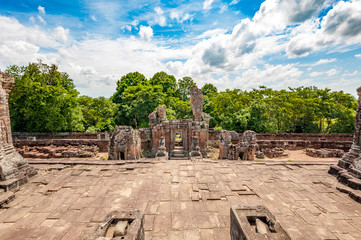 Fototapeta premium Ancient buddhist khmer temple in Angkor Wat, Cambodia. East Mebon Prasat